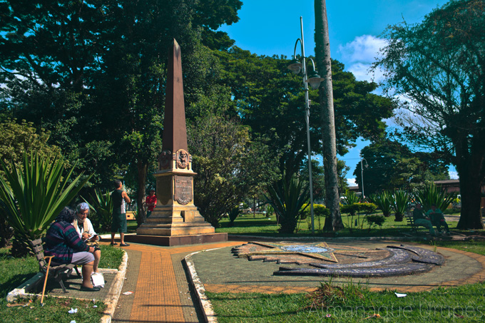 Monumento ao Centenário da Independência, no Parque Dr. Barbosa de Oliveira. Foto: Angelo Rubim/Almanaque Urupês