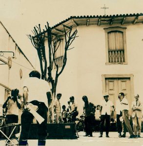 Praça das artes, projeto que reuniu alguns dos mais importantes nomes das artes taubateanas do século XX no Largo do Pilar