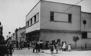 Fachada do Cine Odeon em 1956