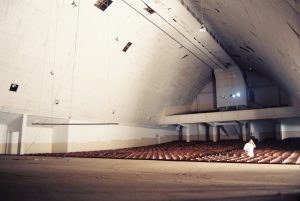 Interior do Cine Urupês, quando já havia sido rebatizado como Teatro São João, na década de 1980
