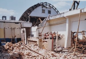 Demolição do Cine Urupês/Teatro São João. Foto de Luis Carlos Batista