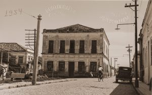 Praça Dr. Monteiro, com destaque para o Solar do Visconde do Tremembé